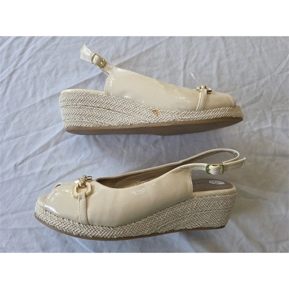 NWOT Karen Scott 6.5 Dorthaa Espadrille Patent Leather Jewel Chain Accent 132171